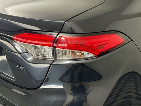 Used 2020 Toyota Corolla LE image 33