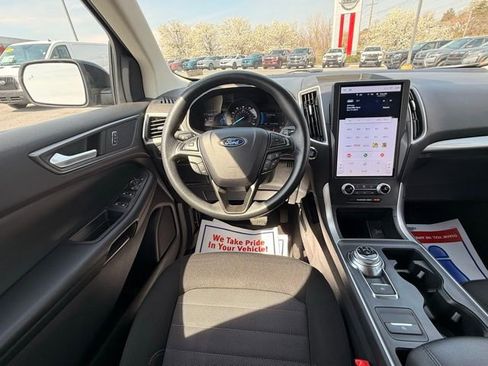 Used 2024 Ford Edge SE w/ Black Appearance Package image 22