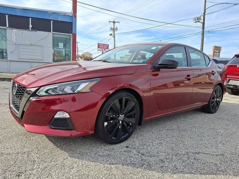 Used 2022 Nissan Altima 2.0 SR image 3