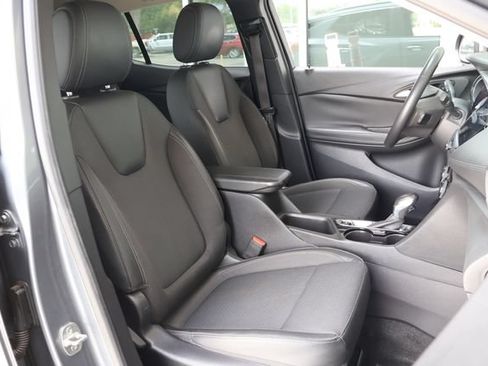 Used 2021 Buick Encore GX Select w/ Sport Touring Package FWD image 21