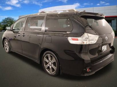 Used 2019 Toyota Sienna SE