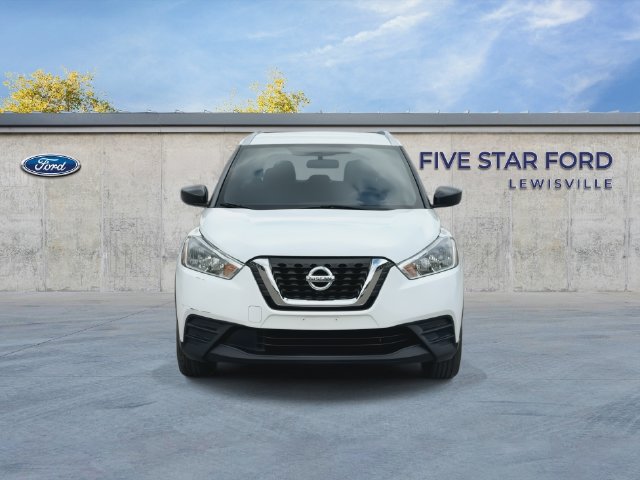 Used 2019 Nissan Kicks S FWD image 3