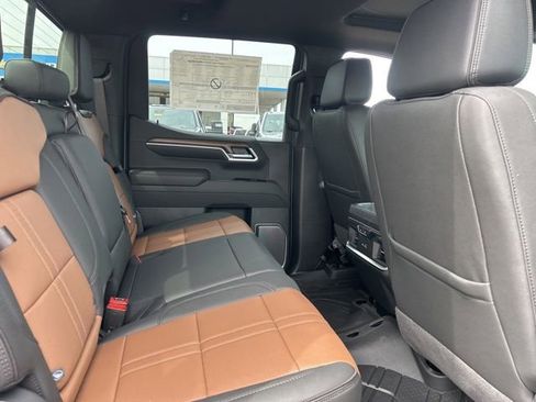 New 2026 Chevrolet Silverado 1500 High Country w/ High Country Premium Package AWD/4WD image 32