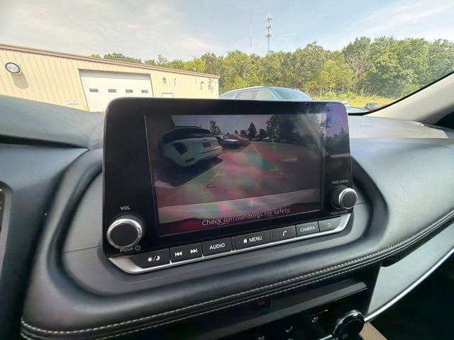 Used 2024 Nissan Rogue S FWD image 23