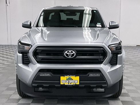Used 2025 Toyota Tacoma SR5 AWD/4WD image 4