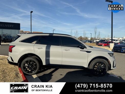 Certified 2023 Kia Sorento SX image 9