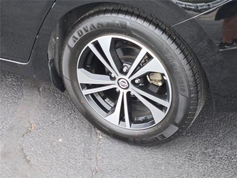 Used 2023 Nissan Sentra SV image 18