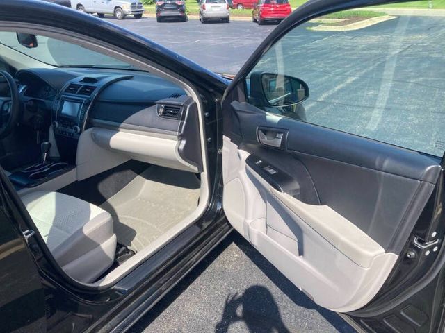 Used 2013 Toyota Camry LE FWD image 23