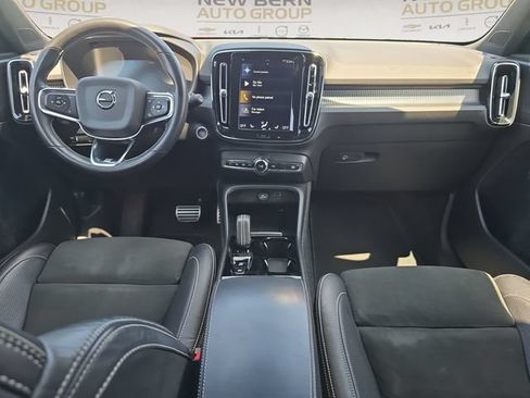 Used 2020 Volvo XC40 T5 R-Design w/ Protection Package Premier AWD/4WD image 5