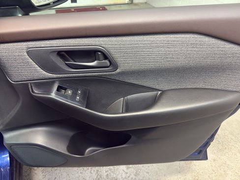 Used 2023 Nissan Rogue S image 19