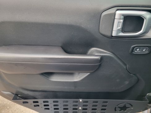 Used 2020 Jeep Gladiator Sport w/ Quick Order Package 24S image 21