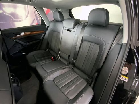 Used 2023 Audi Q5 2.0T Premium w/ Convenience Package image 26