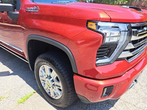 Used 2025 Chevrolet Silverado 2500 High Country w/ High Country Premium Package AWD/4WD image 16