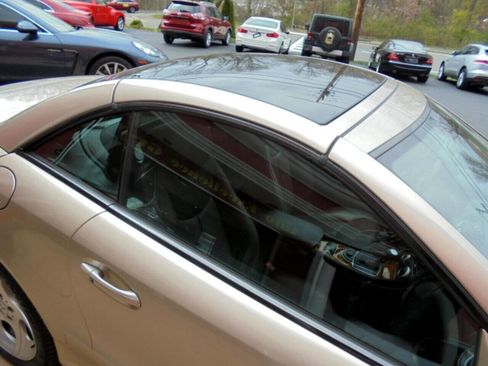 Used 2005 Mercedes-Benz SL 500 image 32