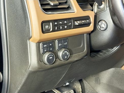 Used 2022 Chevrolet Tahoe High Country image 14