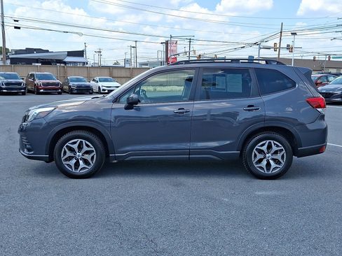 Used 2022 Subaru Forester Premium AWD/4WD image 8