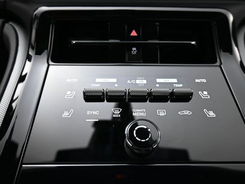 Certified 2026 Porsche Panamera RWD image 9
