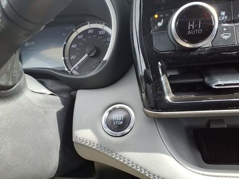 Used 2023 Toyota Highlander XLE image 26