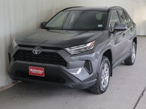 Used 2025 Toyota RAV4 XLE w/ Convenience Package AWD/4WD image 24