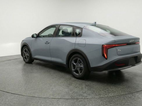 Used 2025 Kia K4 LXS image 6