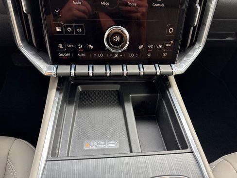 New 2025 GMC Acadia Elevation w/ Elevation Premium Package image 24