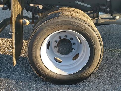 New 2026 Ford F550 2WD Regular Cab Super Duty image 5