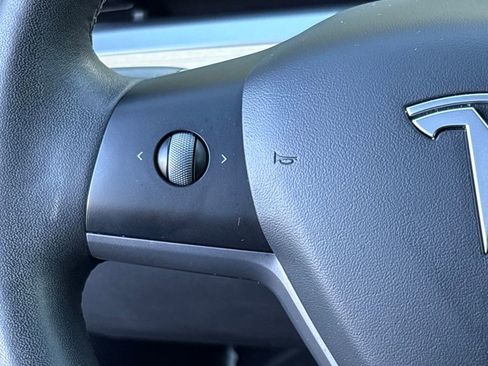 Used 2021 Tesla Model 3 Standard Range Plus image 19