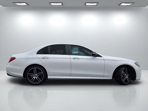 Used 2020 Mercedes-Benz E 350 4MATIC Sedan image 3