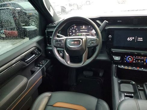 Used 2025 GMC Sierra 2500 AT4 w/ AT4 Premium Plus Package image 13