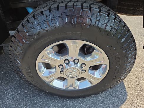 Certified 2024 RAM 2500 Big Horn w/ Off Road Package AWD/4WD image 12