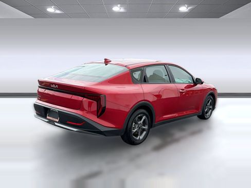 Used 2025 Kia K4 FWD image 7
