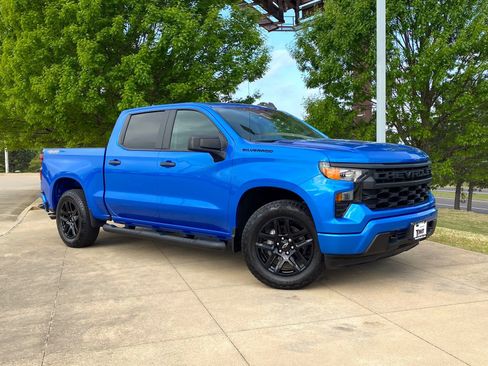 Used 2025 Chevrolet Silverado 1500 Custom w/ Turbomax Blackout Package image 1