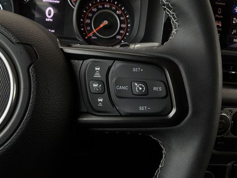 Used 2025 Jeep Wrangler Unlimited Sport AWD/4WD image 33