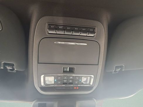 Used 2026 Ford F450 Platinum w/ FX4 Off-Road Package AWD/4WD image 29