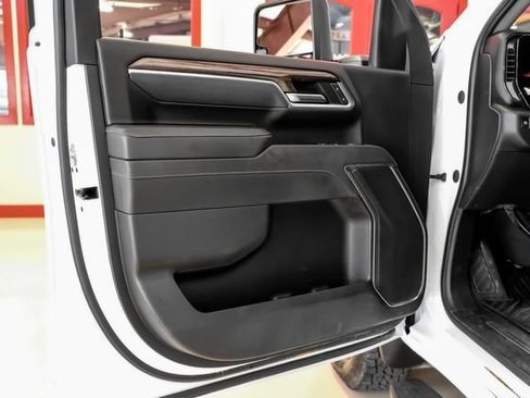 Used 2025 Chevrolet Silverado 2500 LT w/ Convenience Package AWD/4WD image 42