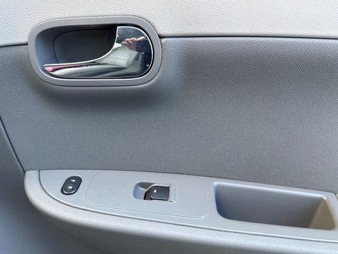 Used 2009 Chevrolet Malibu LT w/ Premium Mat Package image 18