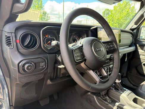 New 2026 Jeep Wrangler Unlimited Rubicon AWD/4WD image 12
