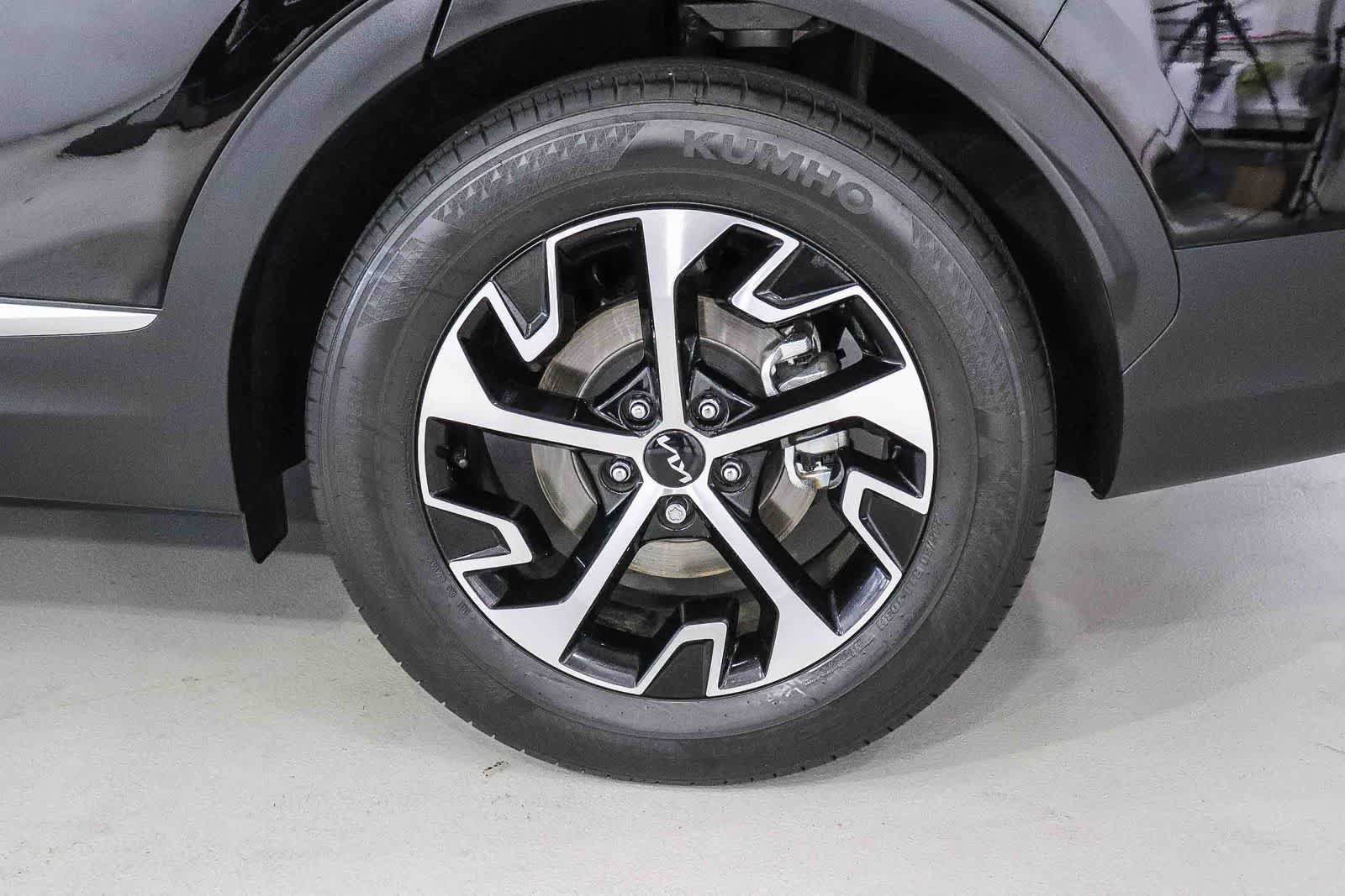 Used 2024 Kia Sportage EX FWD image 10