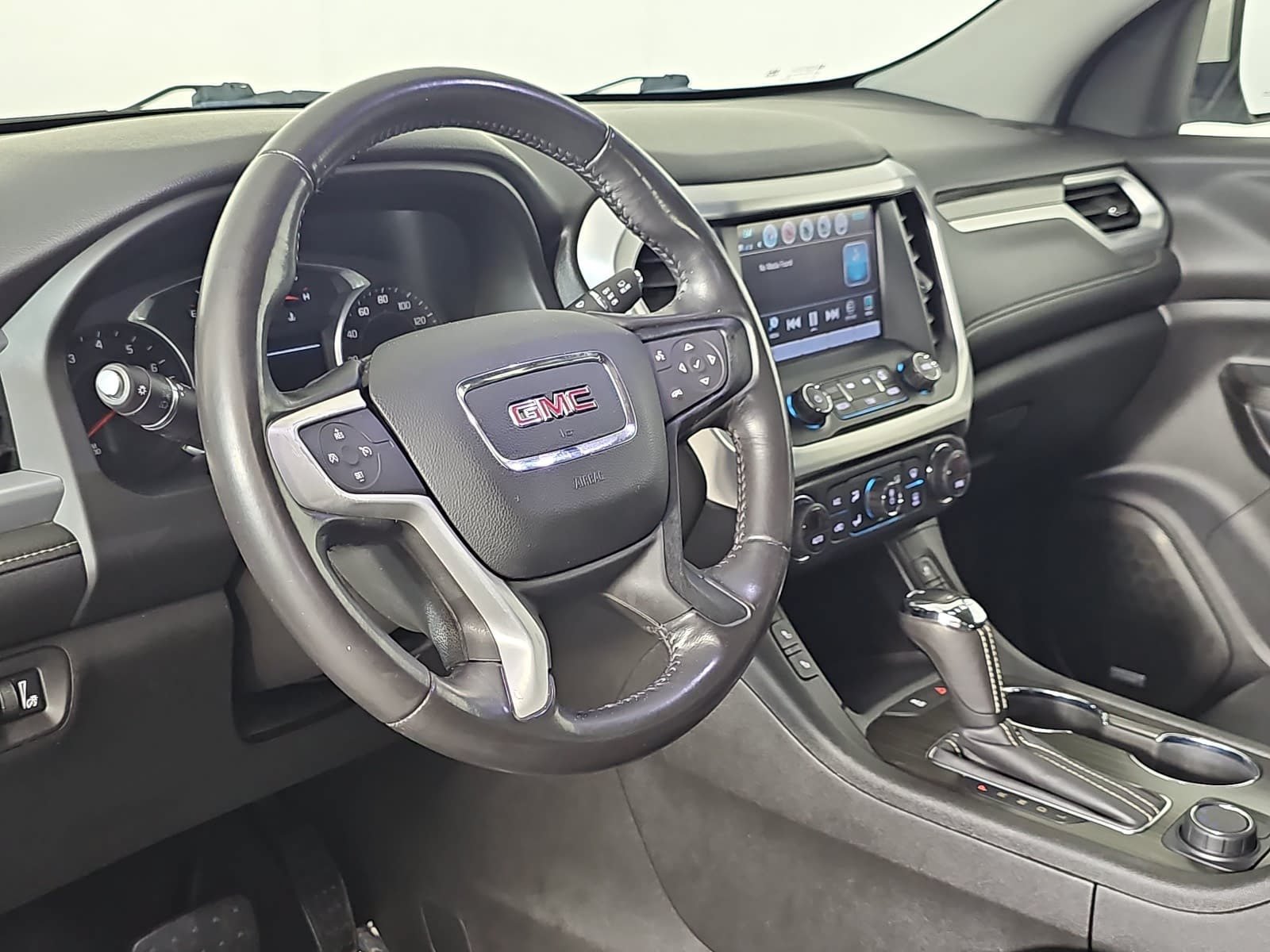 Used 2019 GMC Acadia SLT w/ LPO, Cargo Package FWD image 16