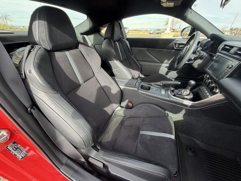 Used 2025 Toyota GR86 Premium image 16