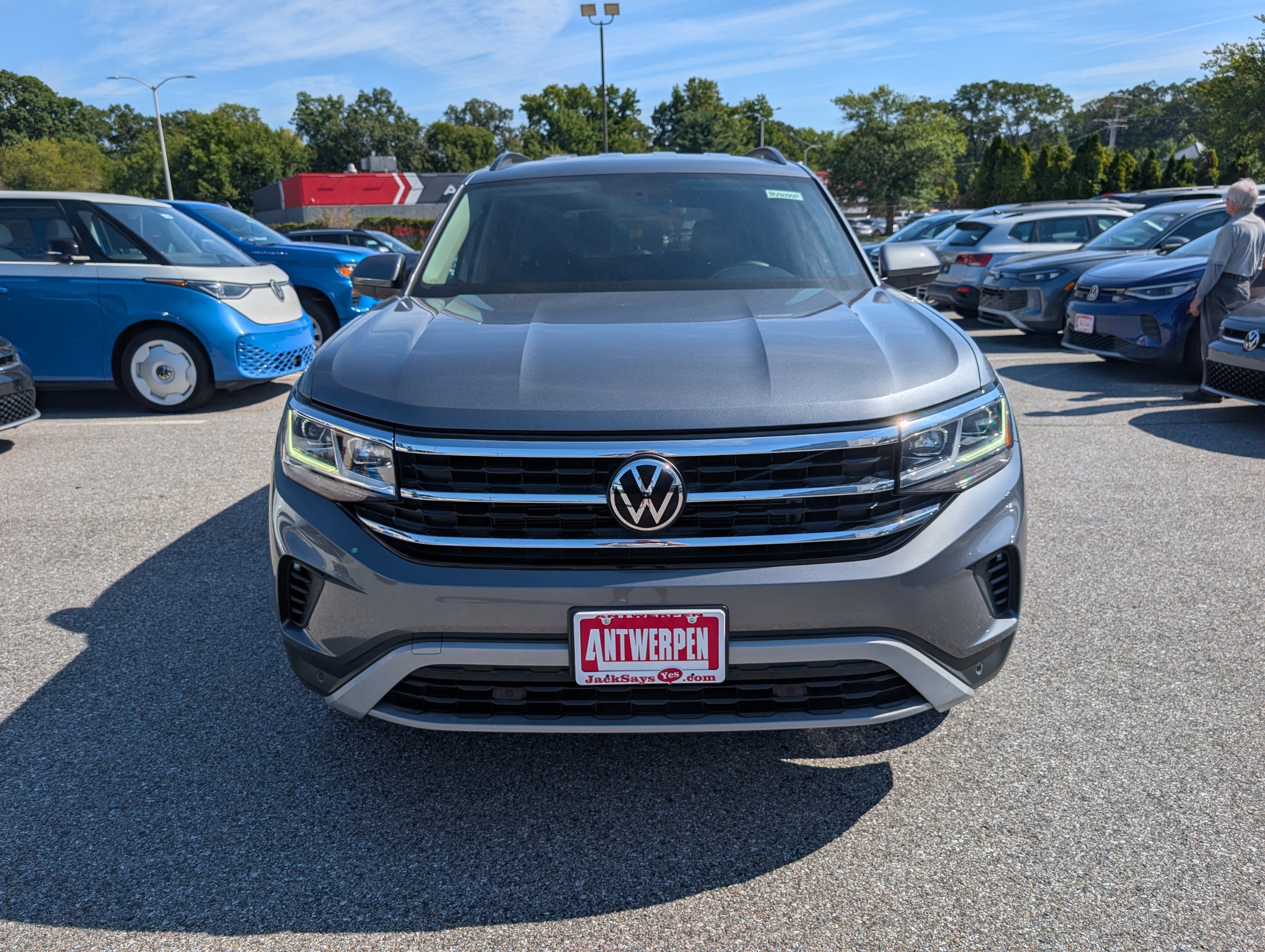 Used 2023 Volkswagen Atlas SE AWD/4WD image 8