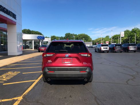 Used 2019 Toyota RAV4 XLE w/ Convenience Package AWD/4WD image 6