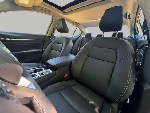 New 2025 Nissan Altima 2.5 SL image 17
