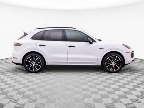 Used 2023 Porsche Cayenne Turbo S AWD/4WD image 7