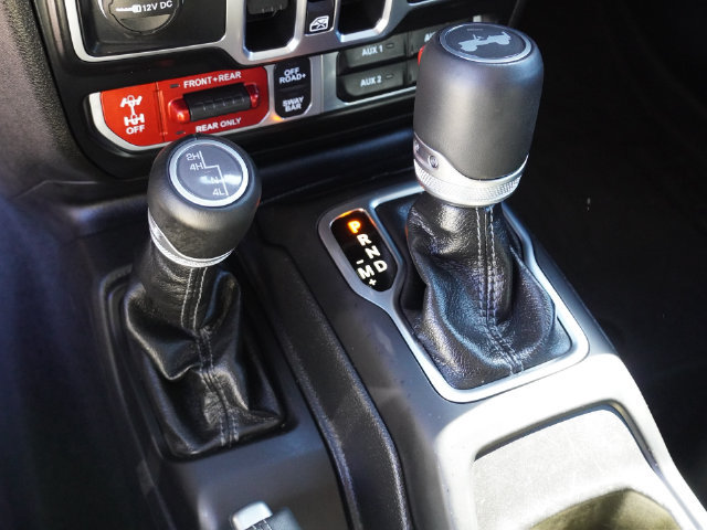 Used 2025 Jeep Wrangler Unlimited Rubicon w/ Safety Group AWD/4WD image 52