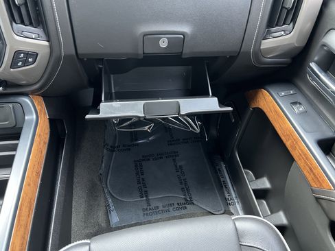 Used 2017 Chevrolet Silverado 1500 High Country image 34