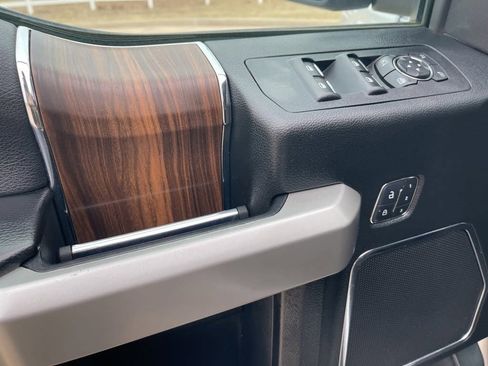 Used 2017 Ford F150 Lariat image 14