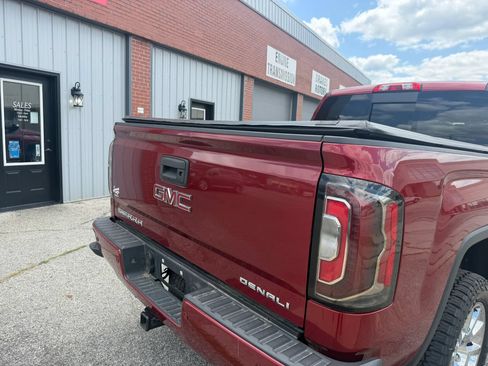 Used 2018 GMC Sierra 1500 Denali AWD/4WD image 8