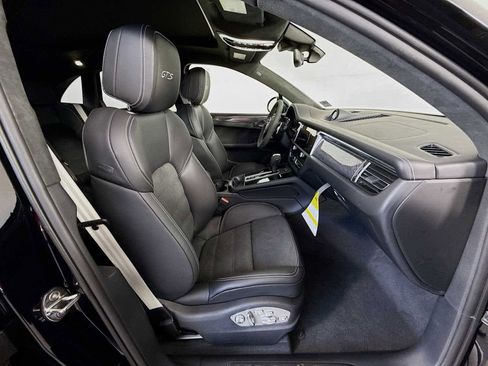 New 2025 Porsche Macan GTS image 21