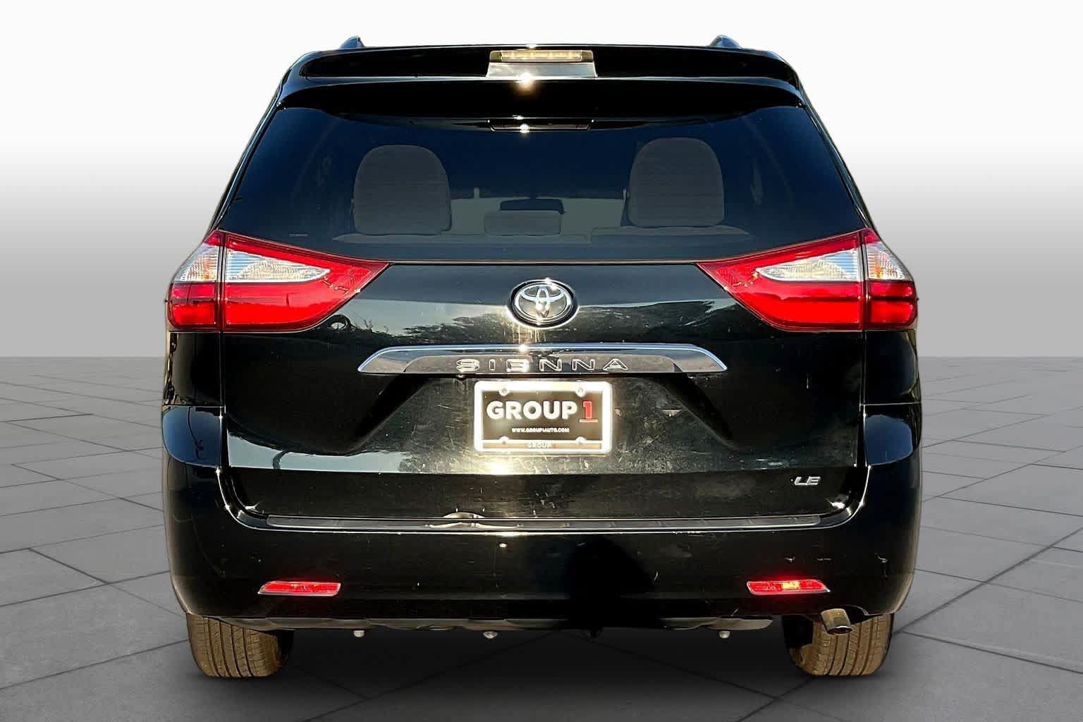 Used 2015 Toyota Sienna LE FWD image 5